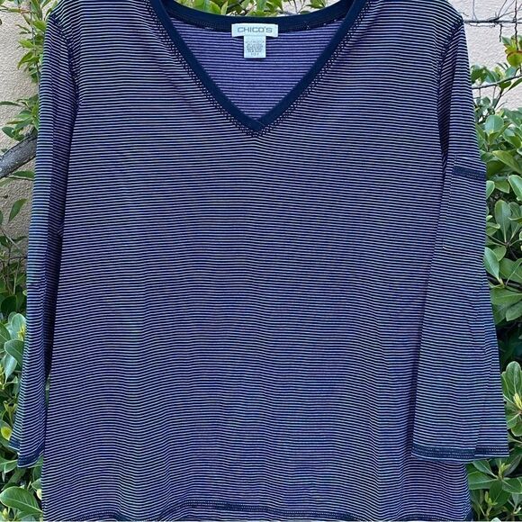 Chicos Black & White Striped Short Sleeve Top. Size Large (2). EUC! - Picture 1 of 4